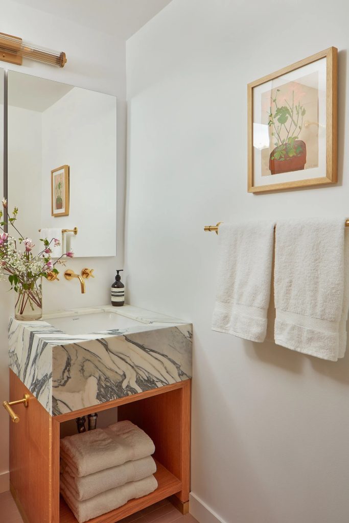 Maude apatow pink bathroom nyc apartment get the look