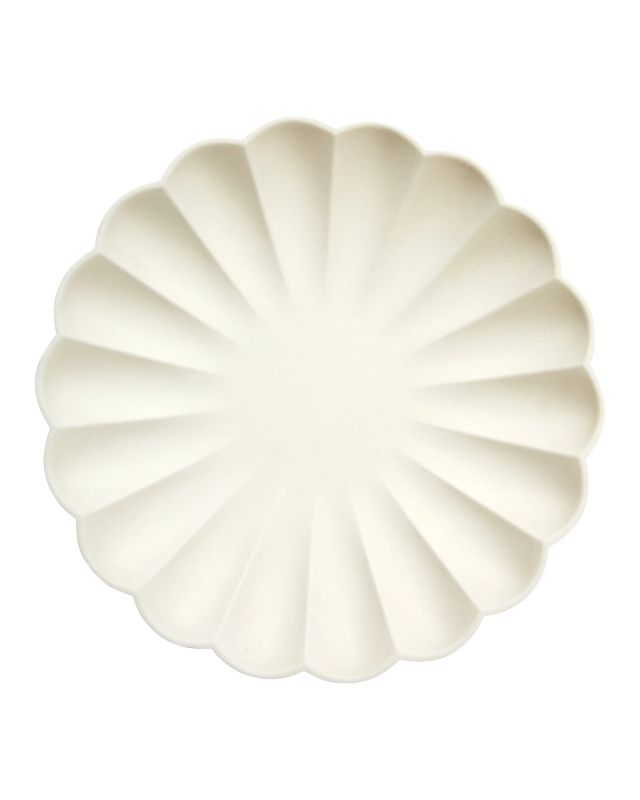 Scallop ceam disposable picnic plates