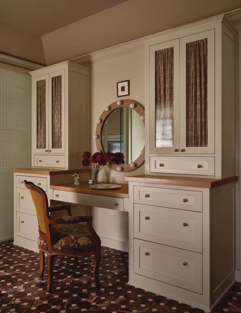Emma roberts hollywood home bathroom vanity recreate the look